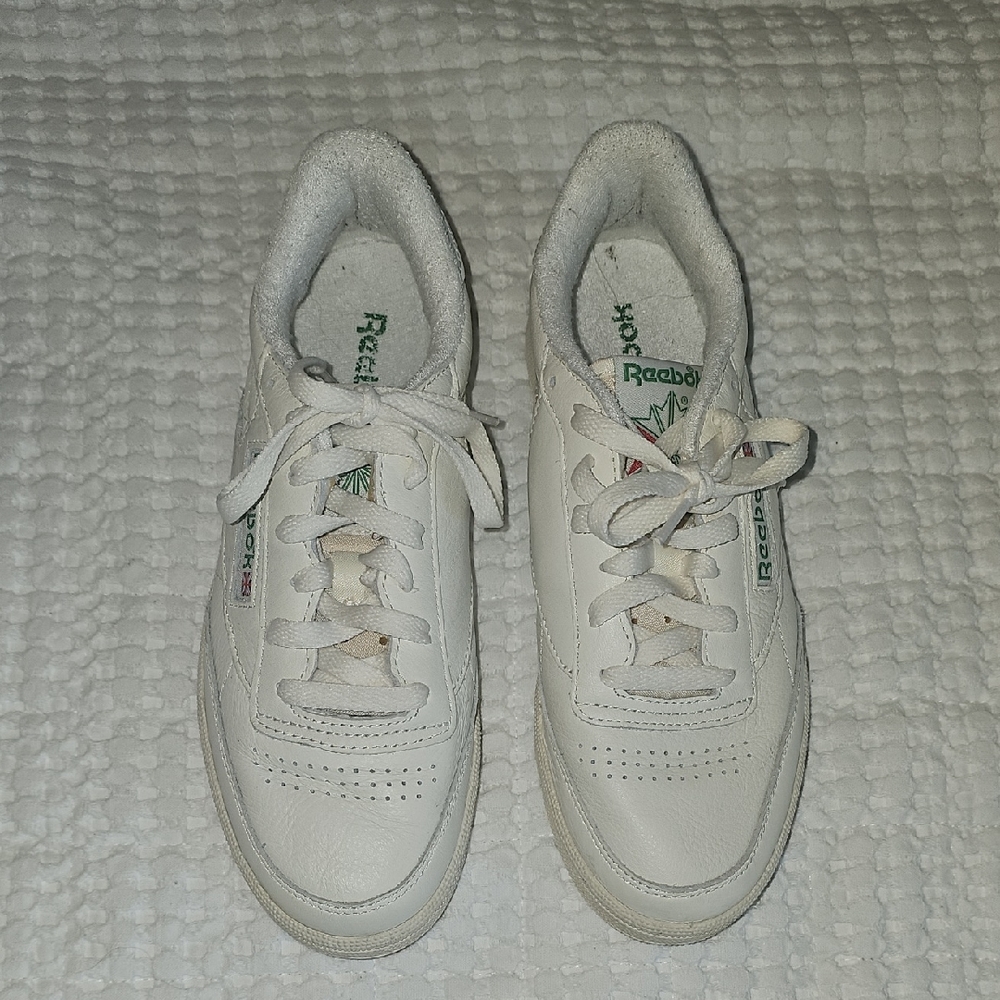 Reebok White Sneakers Low-Top Classic Design
